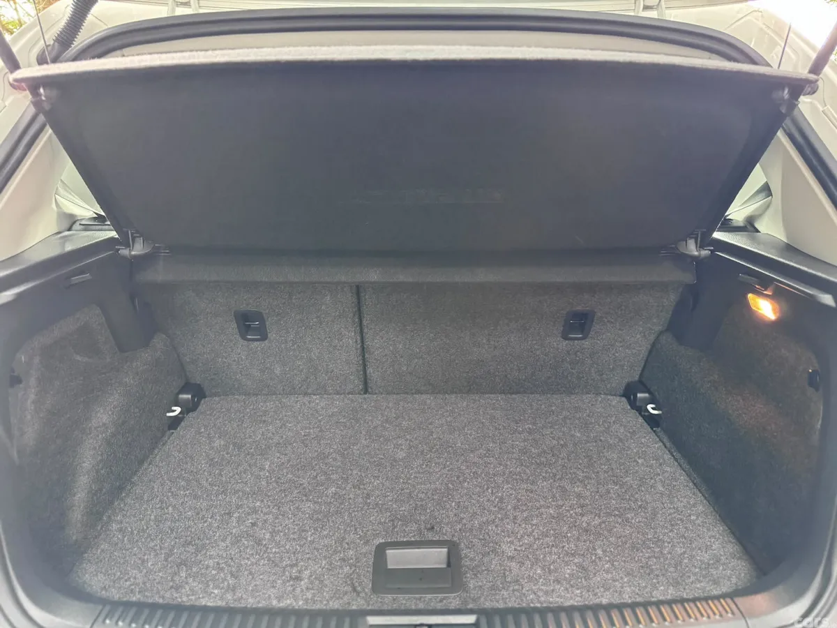 Volkswagen Polo Hatchback, Petrol, 2015, White