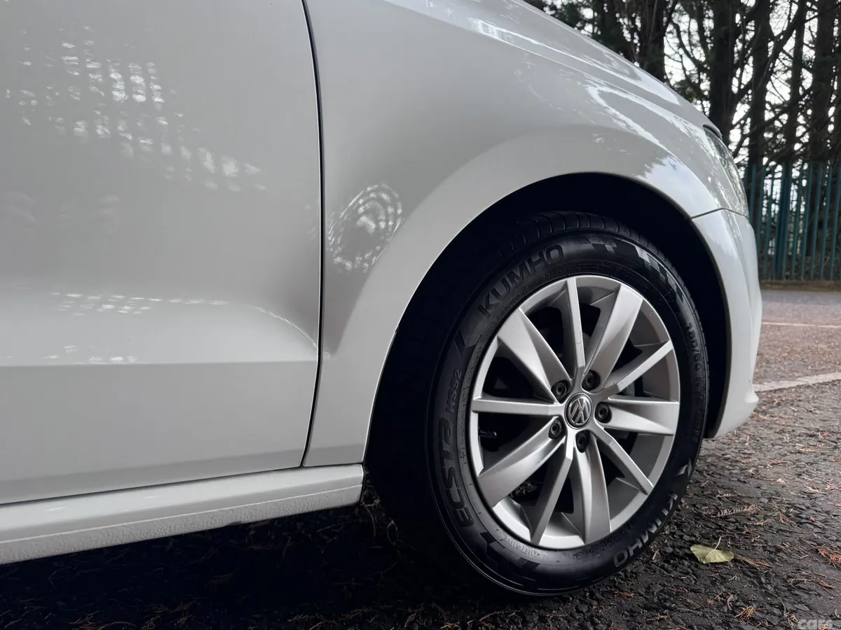 Volkswagen Polo Hatchback, Petrol, 2015, White