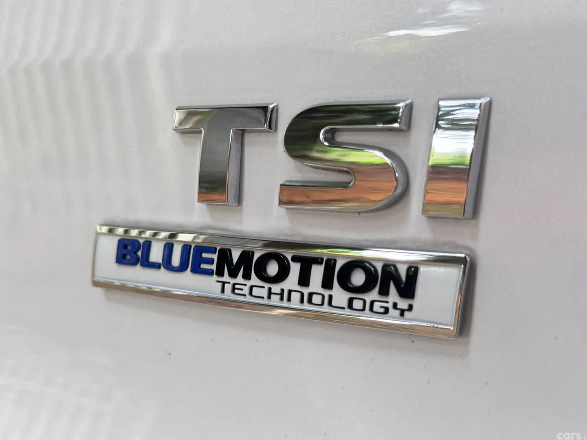 Volkswagen Polo Hatchback, Petrol, 2015, White
