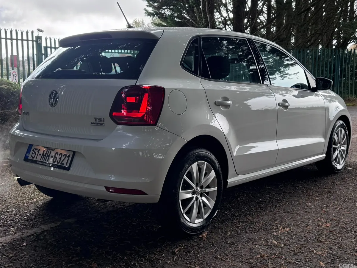 Volkswagen Polo Hatchback, Petrol, 2015, White