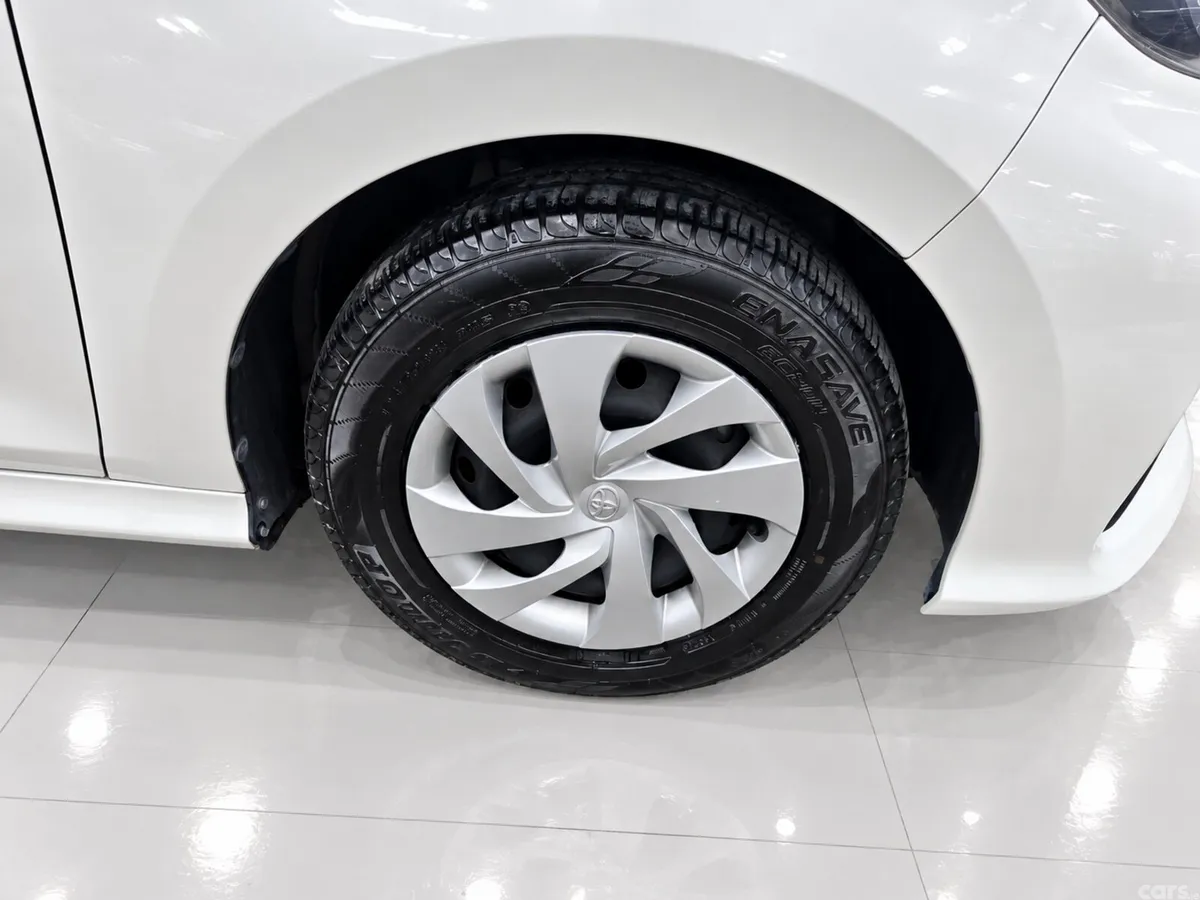 Toyota Yaris Hatchback, Petrol, 2021, White