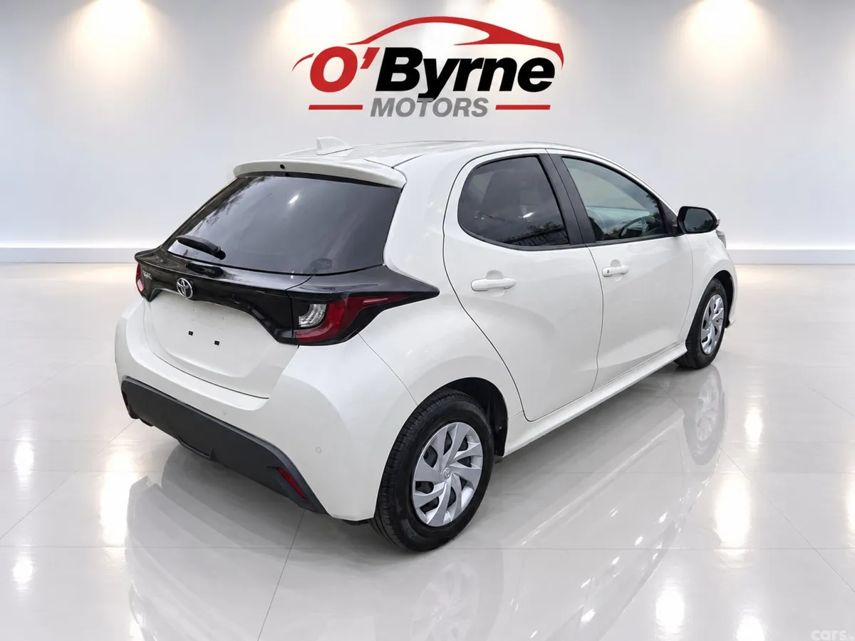 Toyota Yaris Hatchback, Petrol, 2021, White