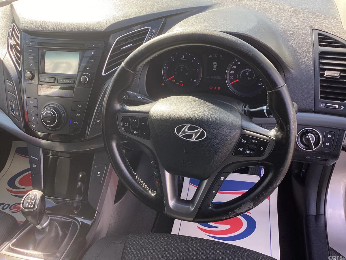 Hyundai i40 Saloon, Diesel, 2016, Beige