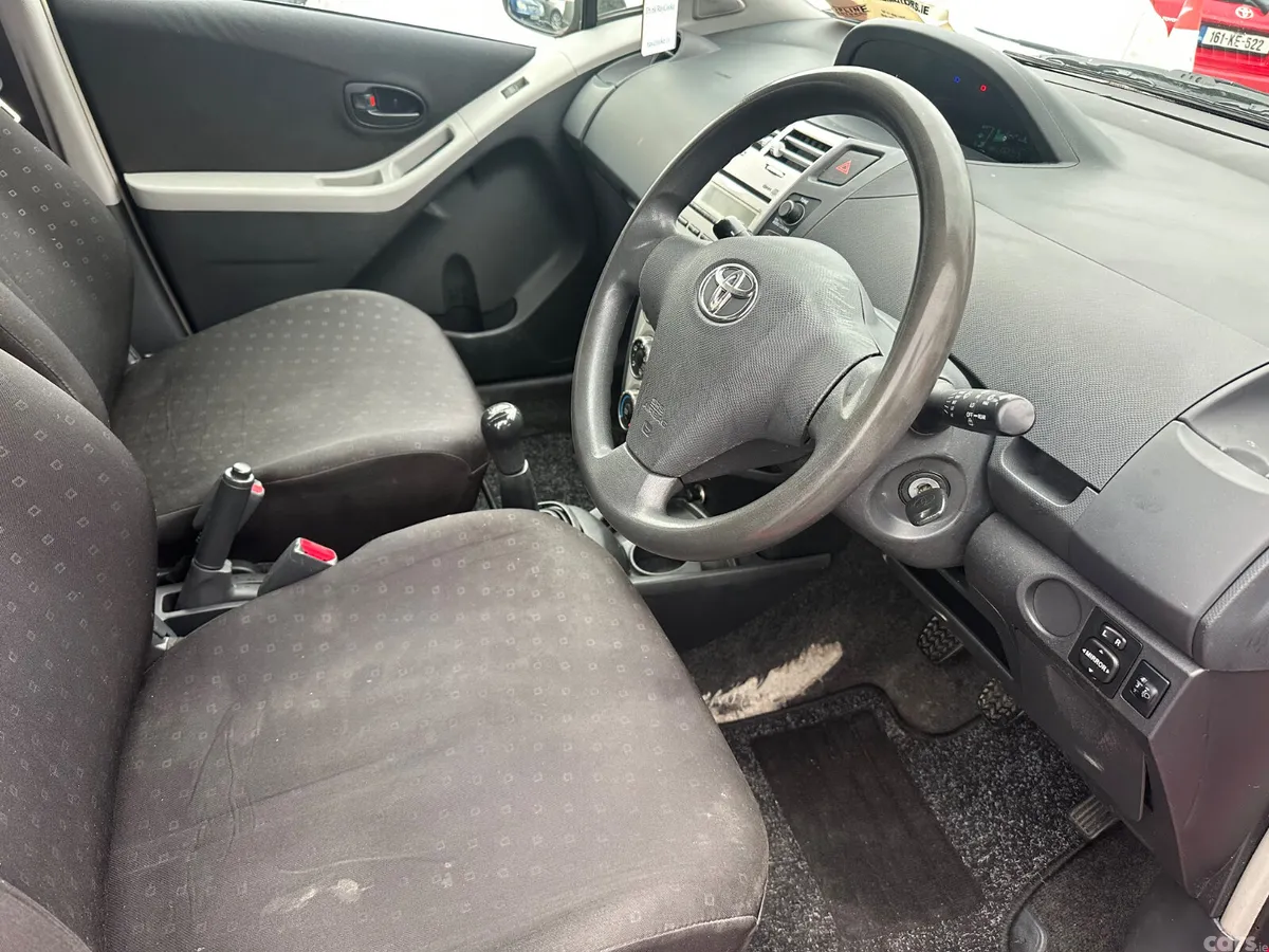 Toyota Yaris Hatchback, Petrol, 2006, Red