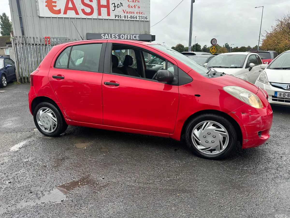 Toyota Yaris Hatchback, Petrol, 2006, Red