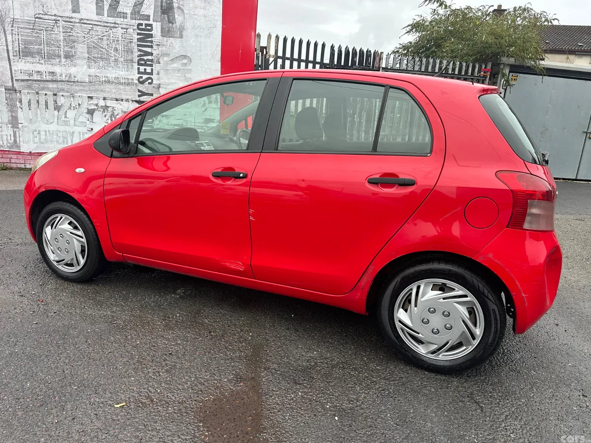 Toyota Yaris Hatchback, Petrol, 2006, Red