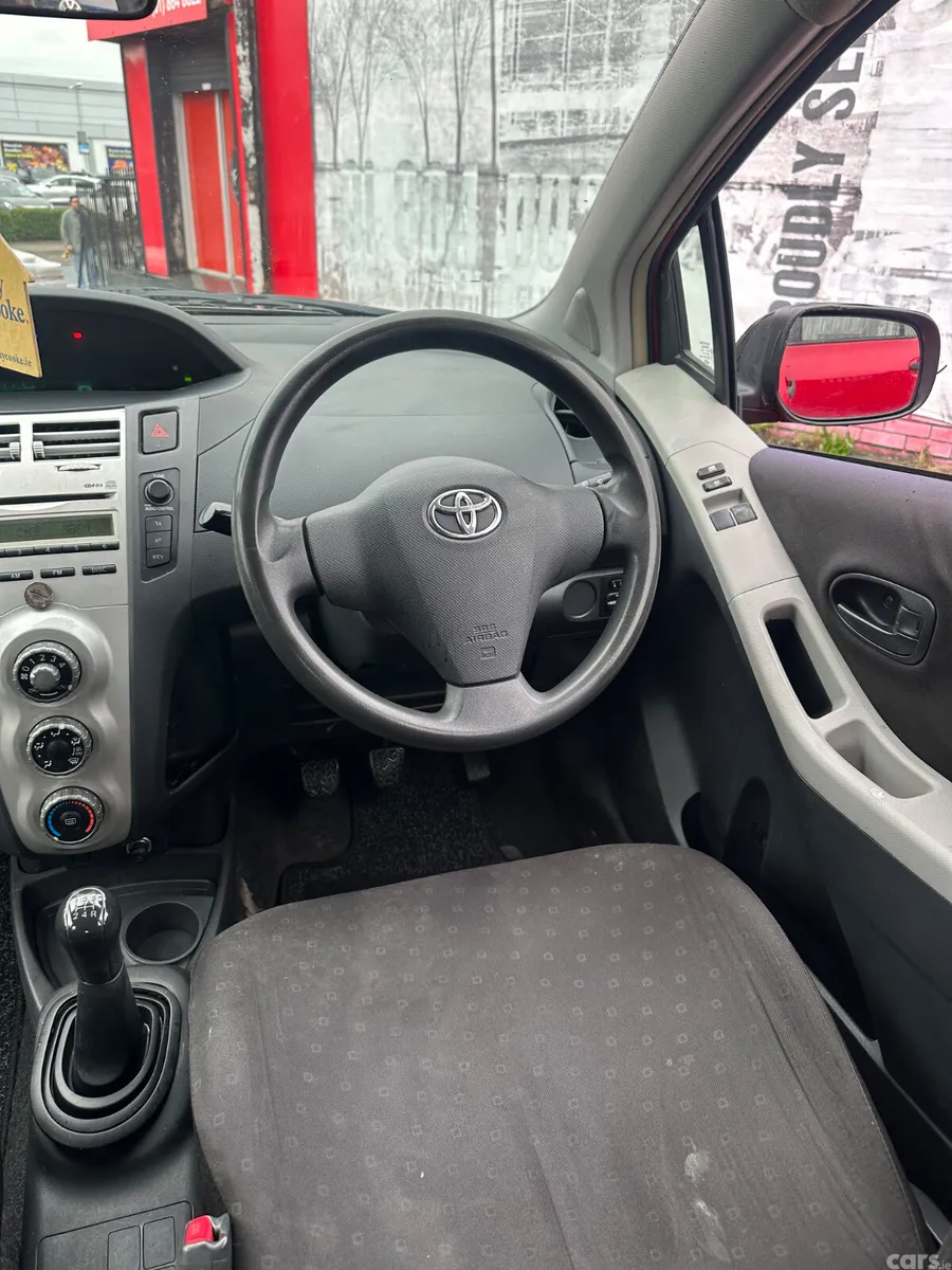 Toyota Yaris Hatchback, Petrol, 2006, Red
