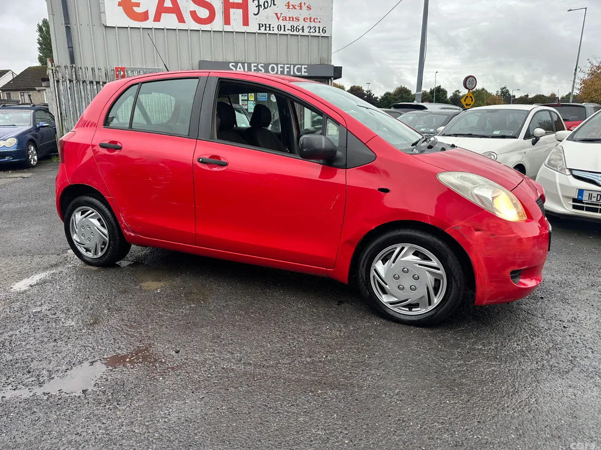 Toyota Yaris Hatchback, Petrol, 2006, Red
