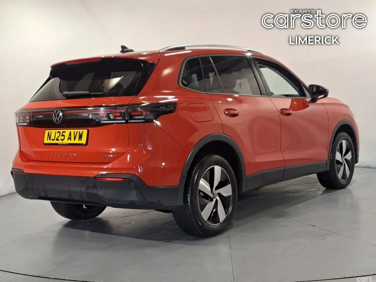 Volkswagen Tiguan SUV, Petrol Hybrid, 2025, Red