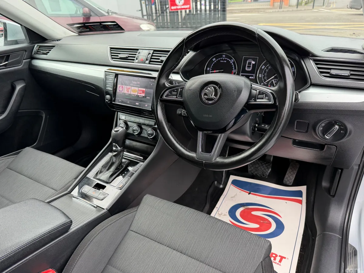 Skoda Superb Hatchback, Diesel, 2018, Silver