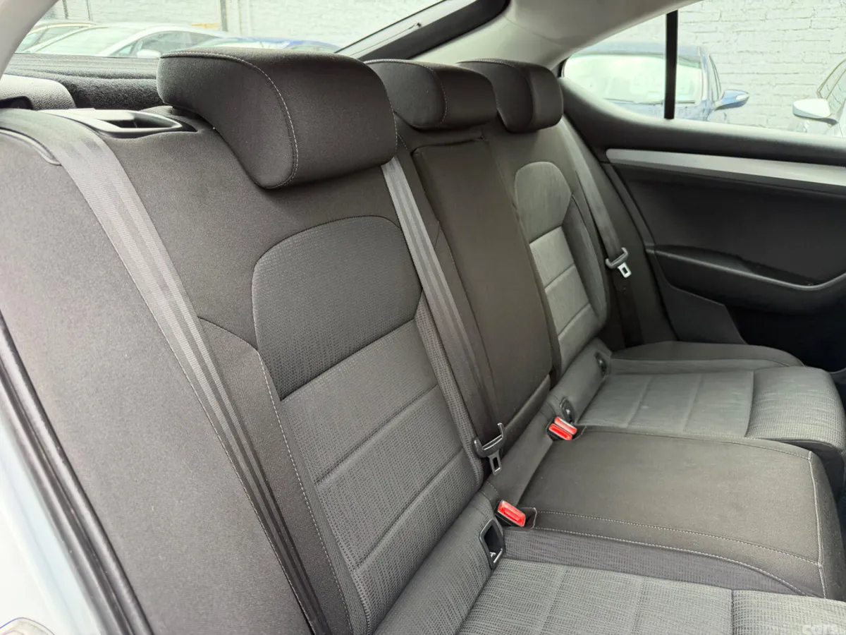 Skoda Superb Hatchback, Diesel, 2018, Silver