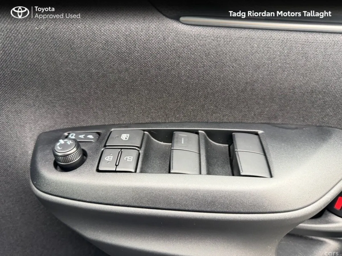 Toyota Yaris Hatchback, Petrol Hybrid, 2026, Grey