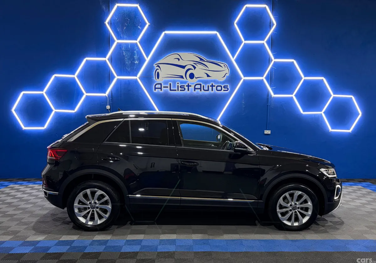 Volkswagen T-Roc SUV, Diesel, 2023, Black
