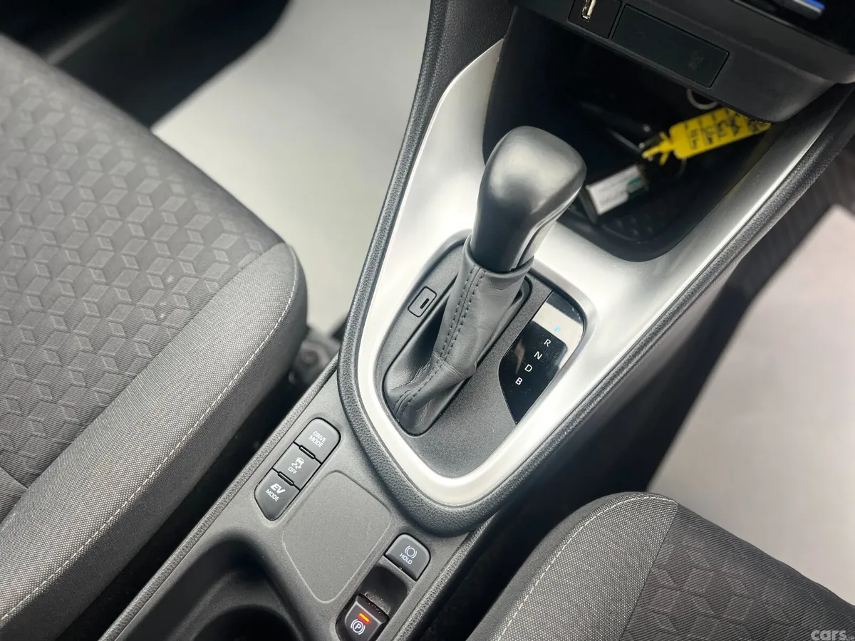 Toyota Yaris Hatchback, Petrol Hybrid, 2023, Grey