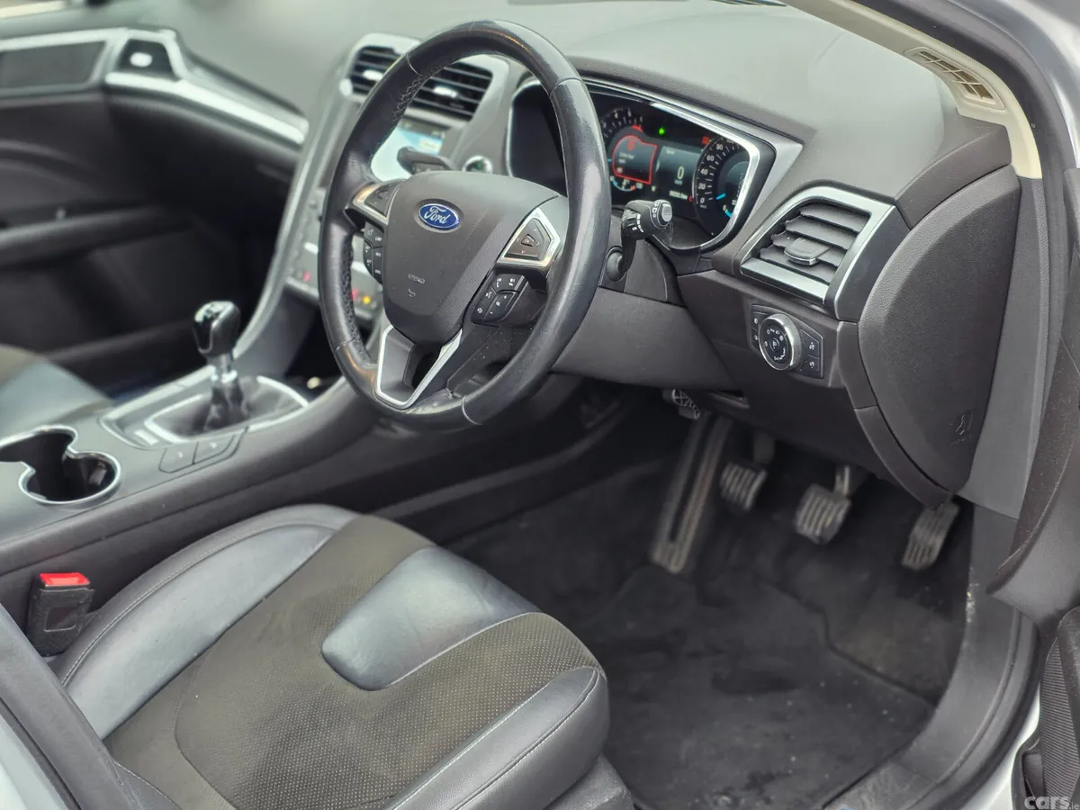 Ford Mondeo Hatchback, Diesel, 2017, Grey