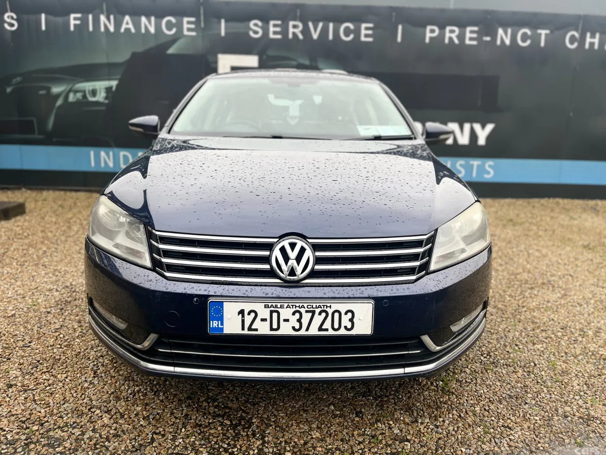 Volkswagen Passat Saloon, Diesel, 2012, Blue
