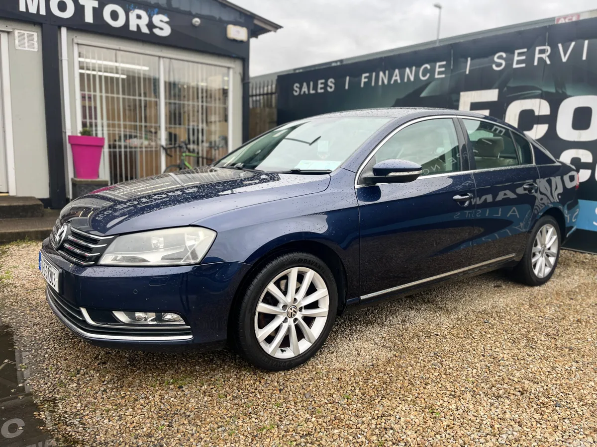 Volkswagen Passat Saloon, Diesel, 2012, Blue
