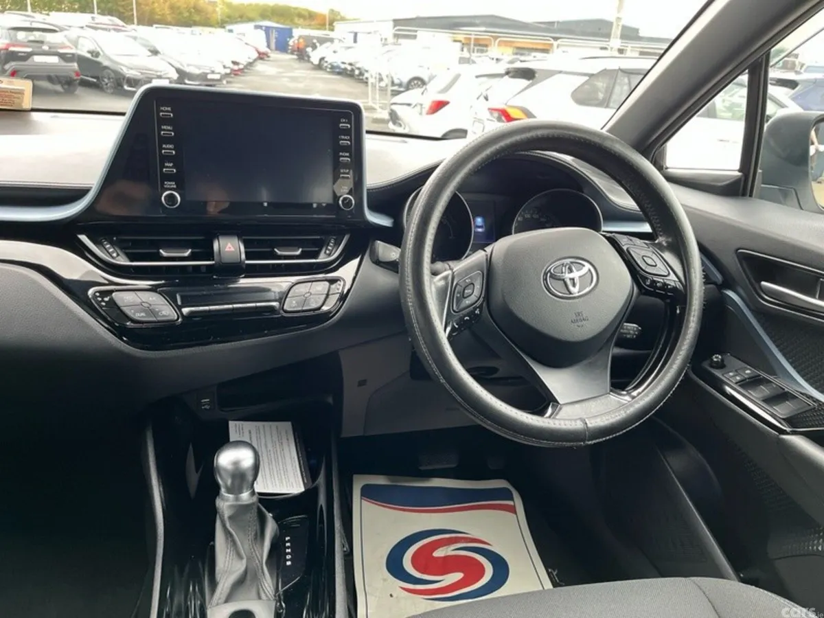 Toyota C-HR SUV, Petrol Hybrid, 2022, White