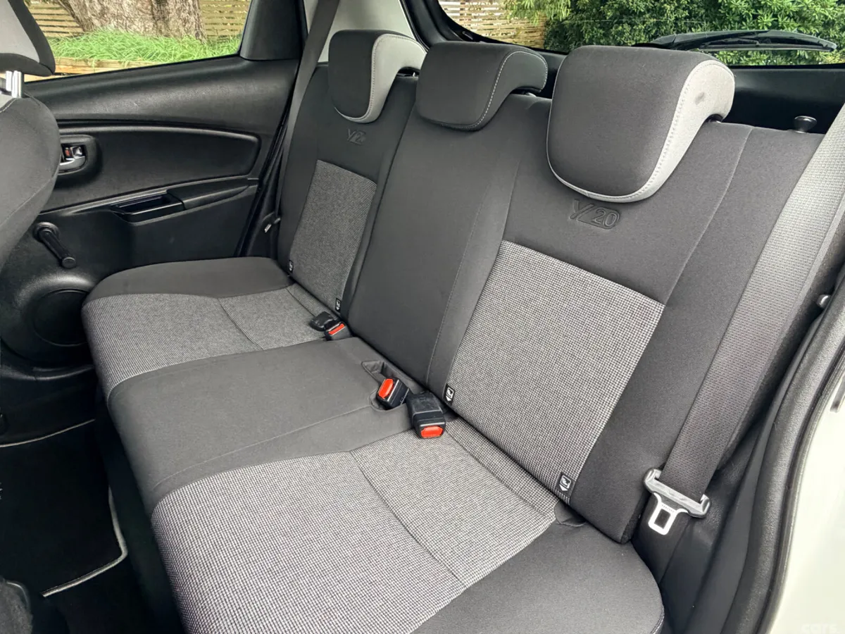 Toyota Yaris MPV, Petrol Hybrid, 2020, White