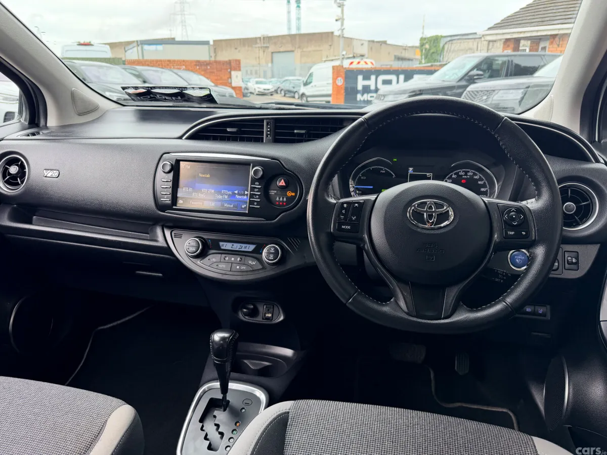 Toyota Yaris MPV, Petrol Hybrid, 2020, White