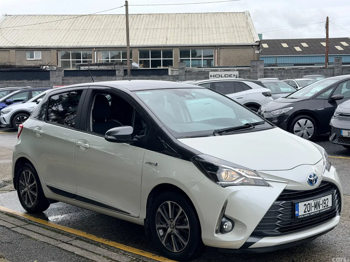 Toyota Yaris MPV, Petrol Hybrid, 2020, White