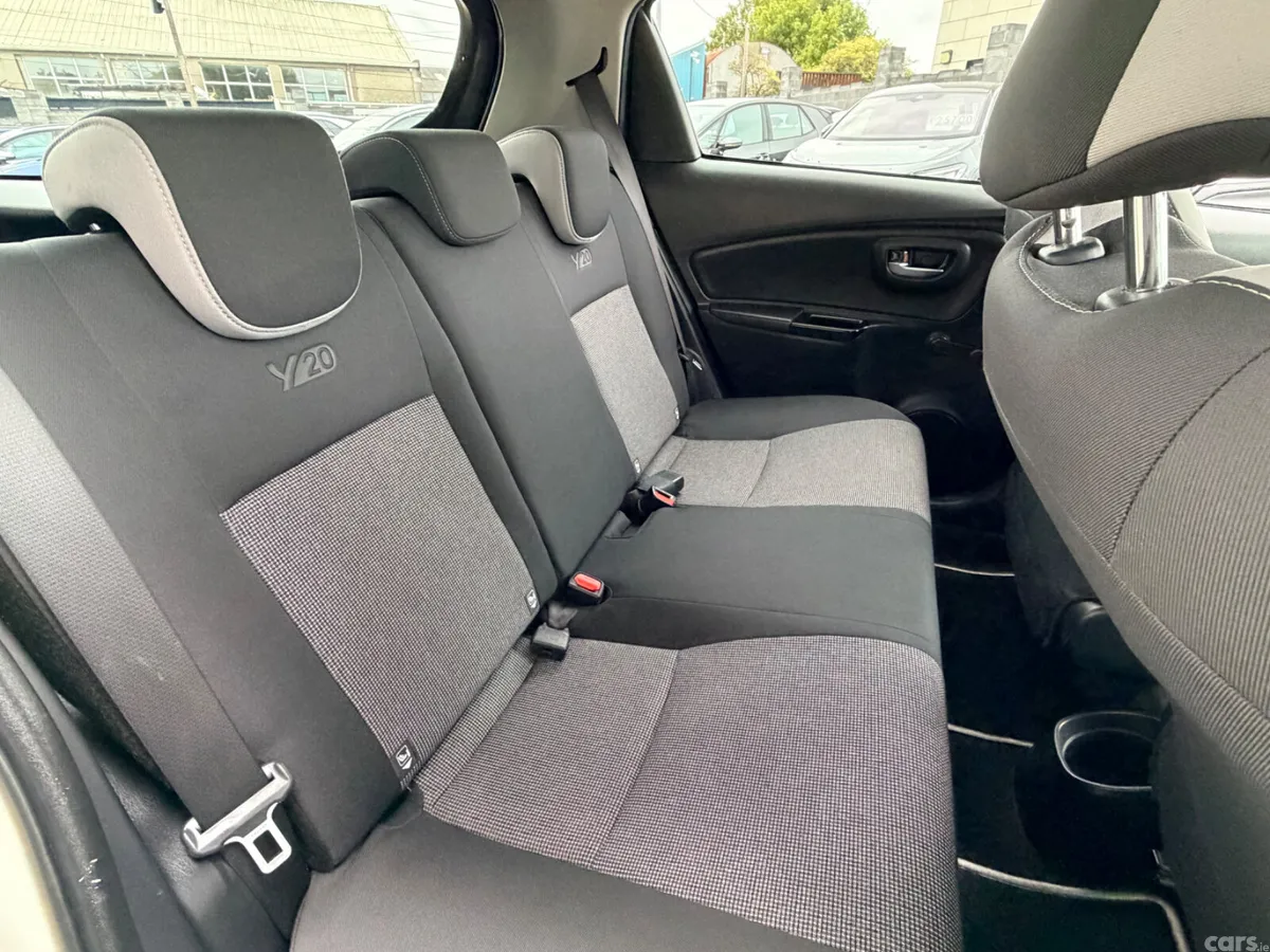 Toyota Yaris MPV, Petrol Hybrid, 2020, White