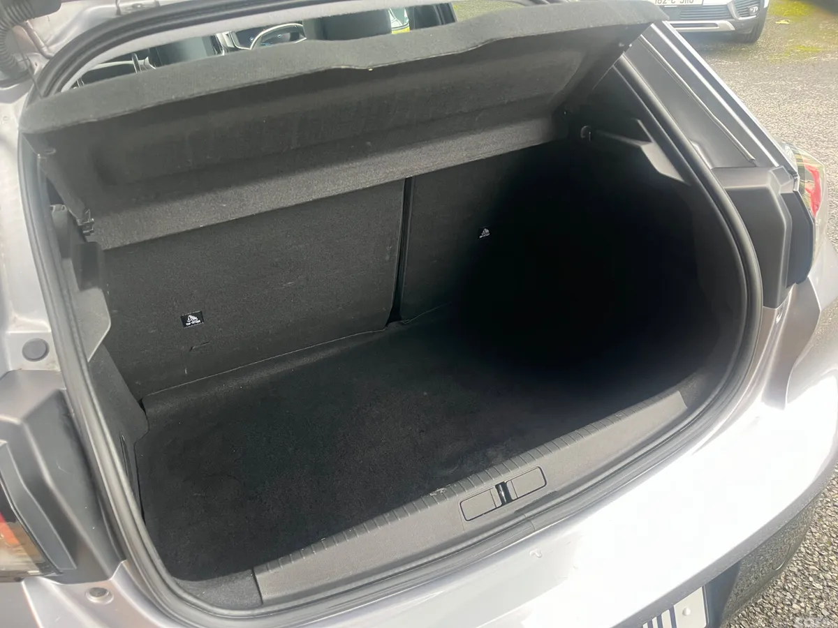 Peugeot 208 Hatchback, Diesel, 2022, Grey