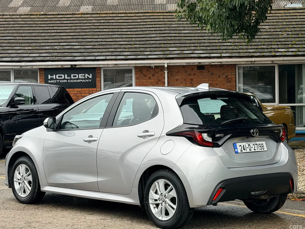 Toyota Yaris Hatchback, Petrol Hybrid, 2024, Grey