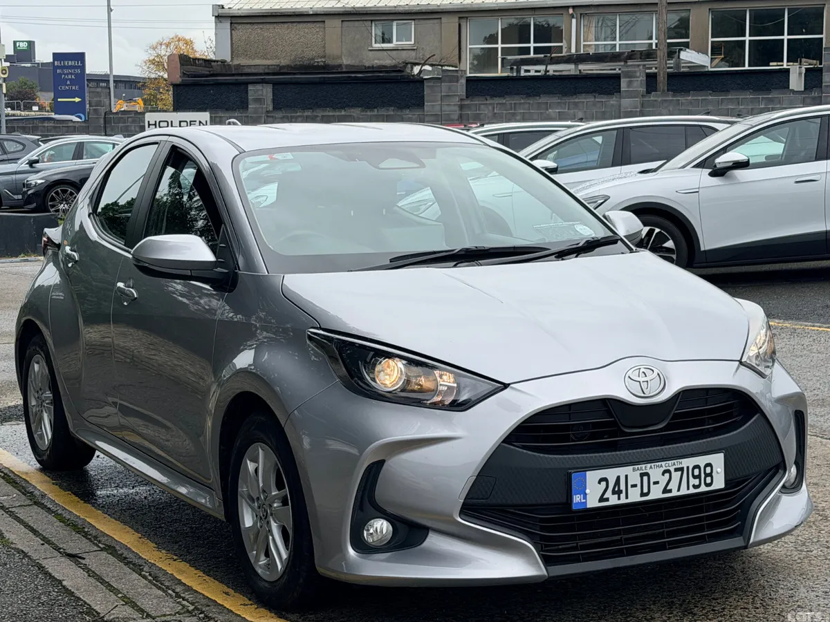 Toyota Yaris Hatchback, Petrol Hybrid, 2024, Grey