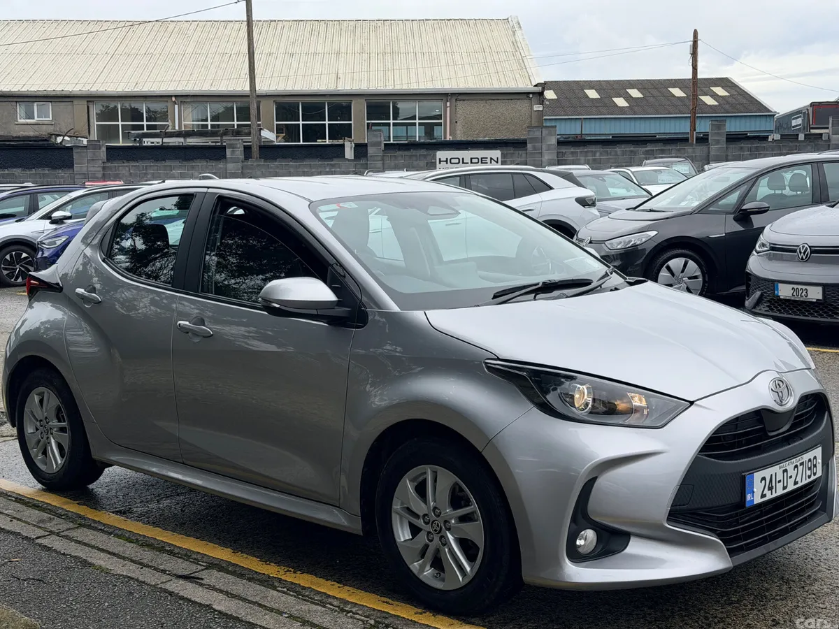 Toyota Yaris Hatchback, Petrol Hybrid, 2024, Grey