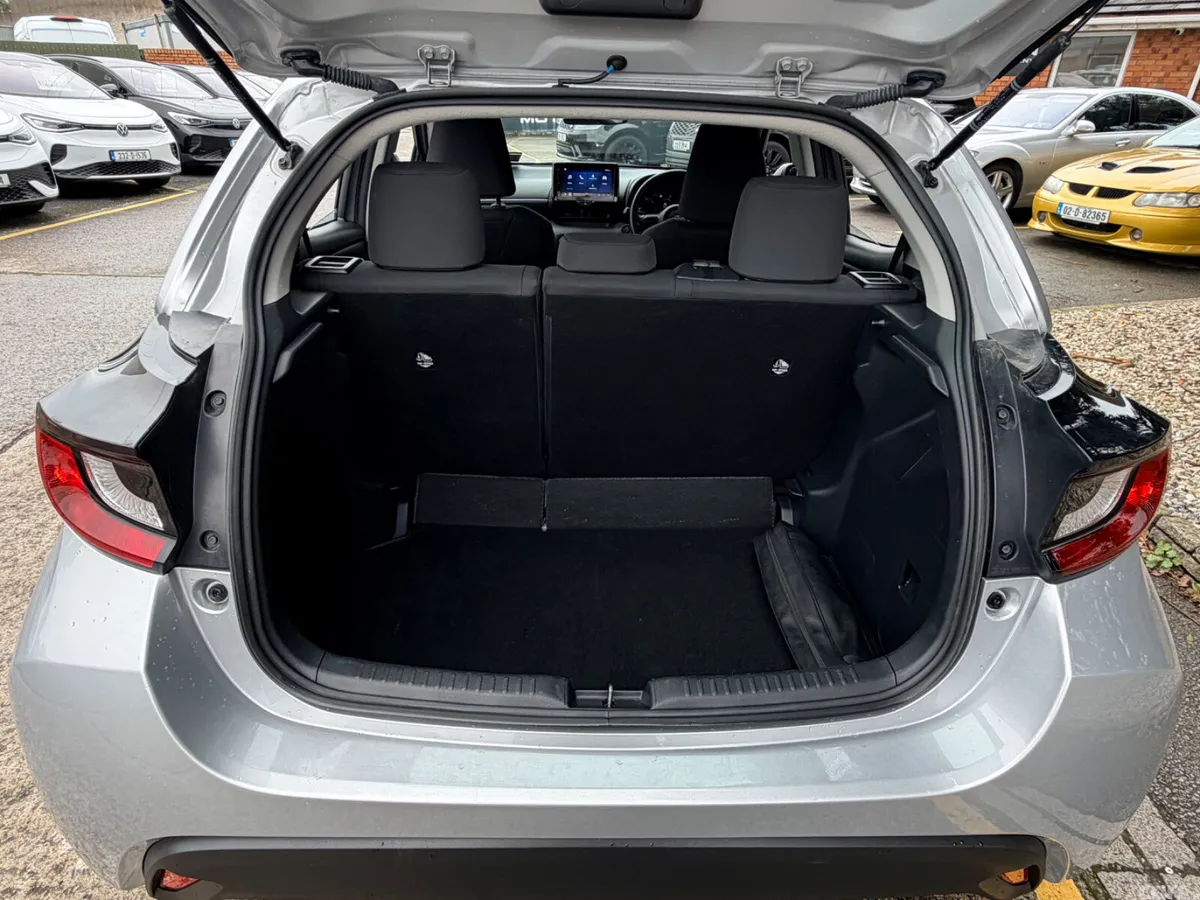 Toyota Yaris Hatchback, Petrol Hybrid, 2024, Grey