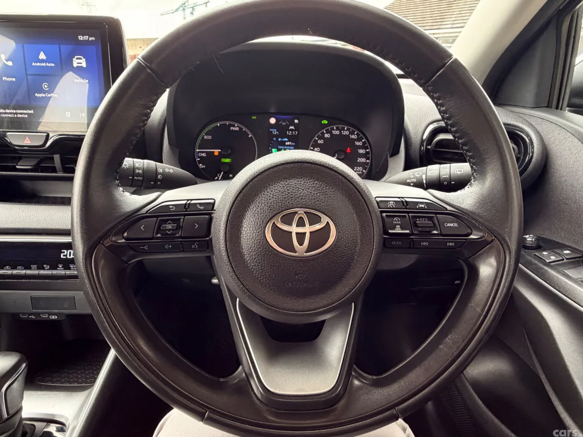 Toyota Yaris Hatchback, Petrol Hybrid, 2024, Grey