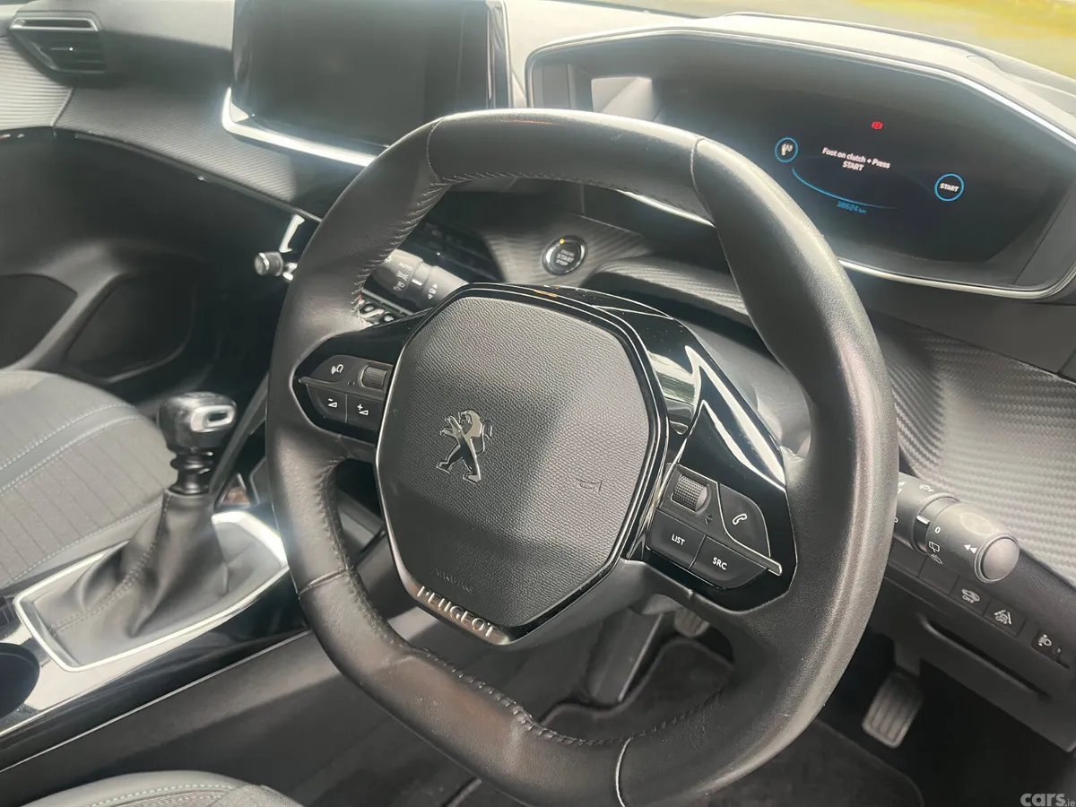 Peugeot 208 Hatchback, Diesel, 2022, Grey
