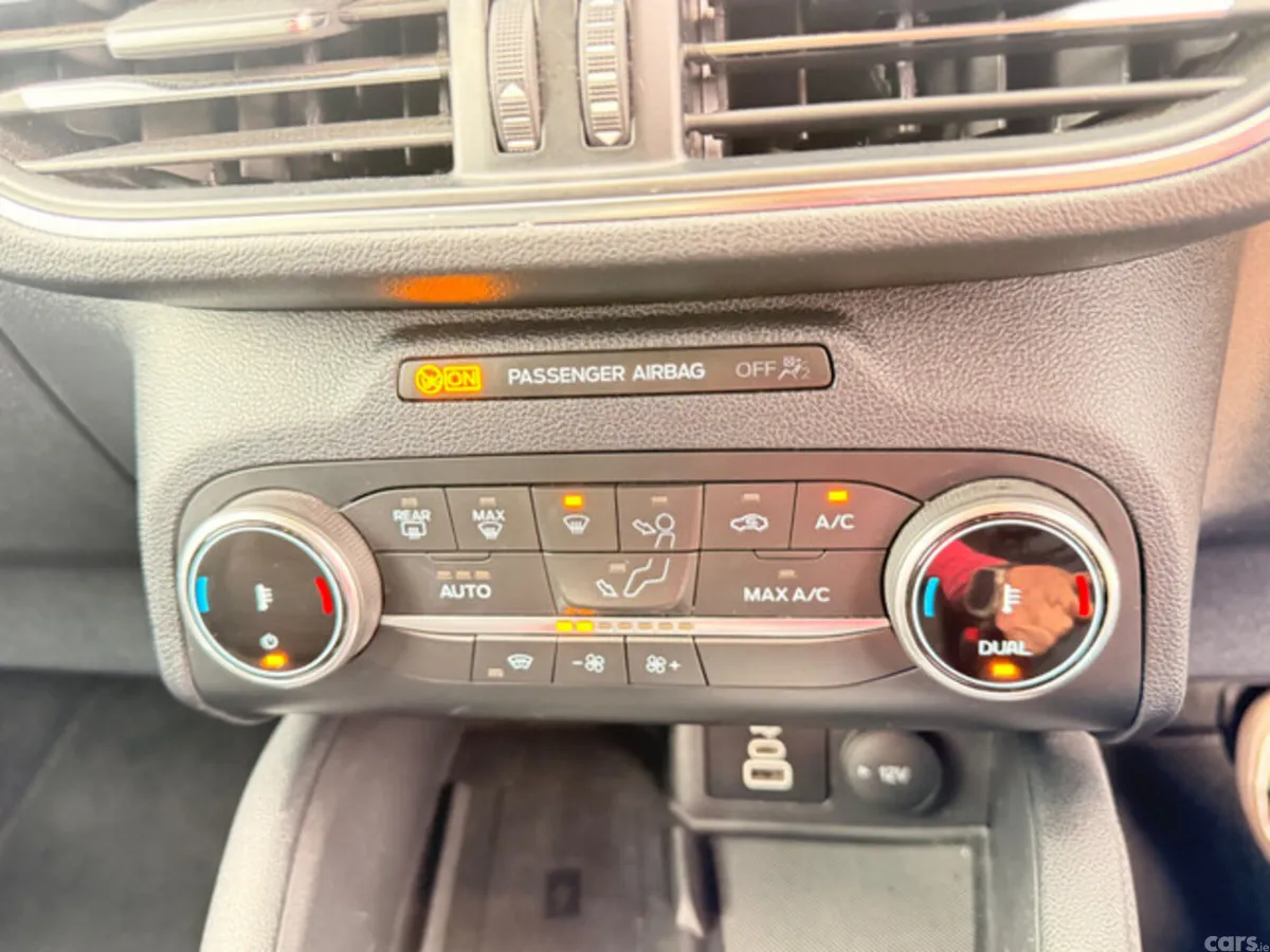 Ford Kuga MPV, Petrol Plug-in Hybrid, 2023, Grey