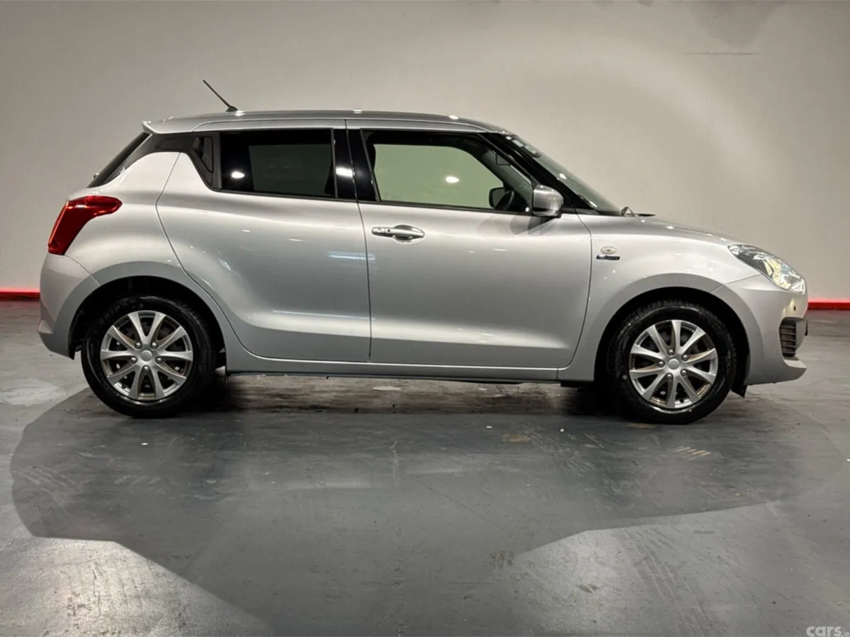 Suzuki Swift Hatchback, Petrol Hybrid, 2022, Silver