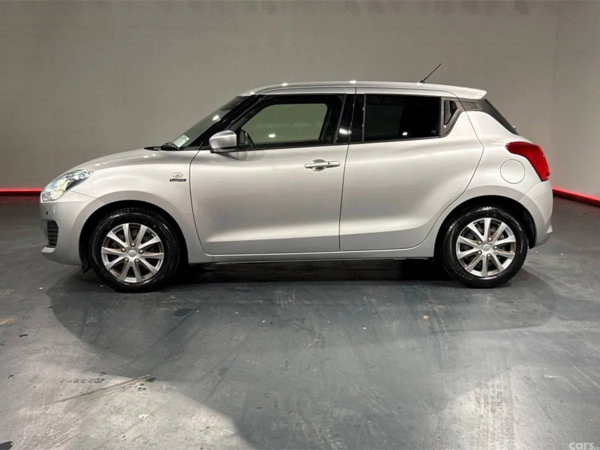 Suzuki Swift Hatchback, Petrol Hybrid, 2022, Silver