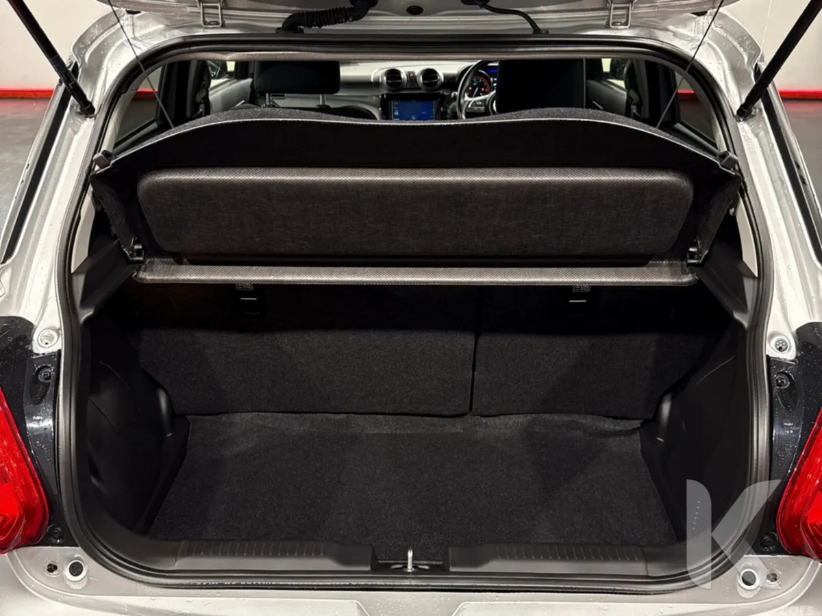 Suzuki Swift Hatchback, Petrol Hybrid, 2022, Silver