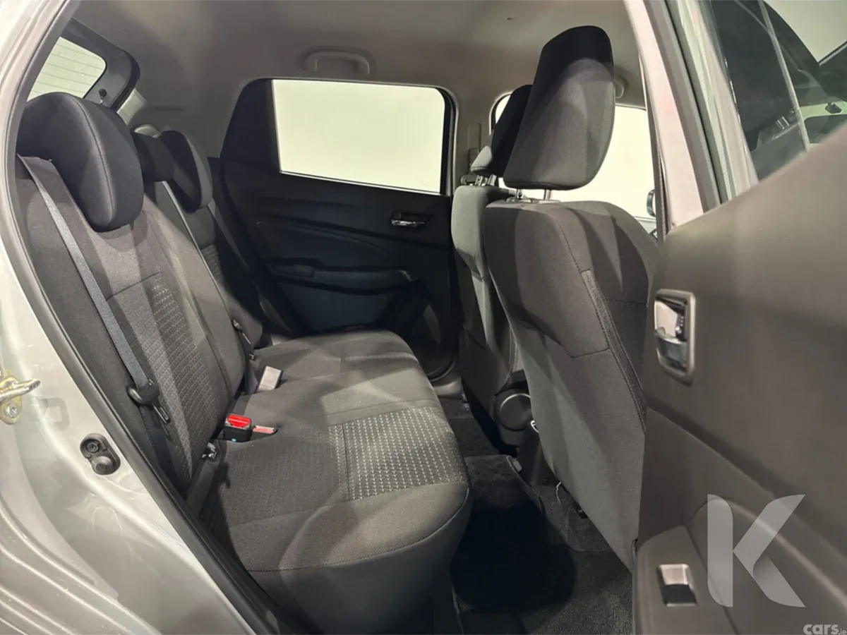 Suzuki Swift Hatchback, Petrol Hybrid, 2022, Silver