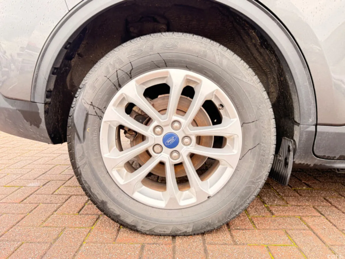 Ford Kuga MPV, Petrol Plug-in Hybrid, 2023, Grey