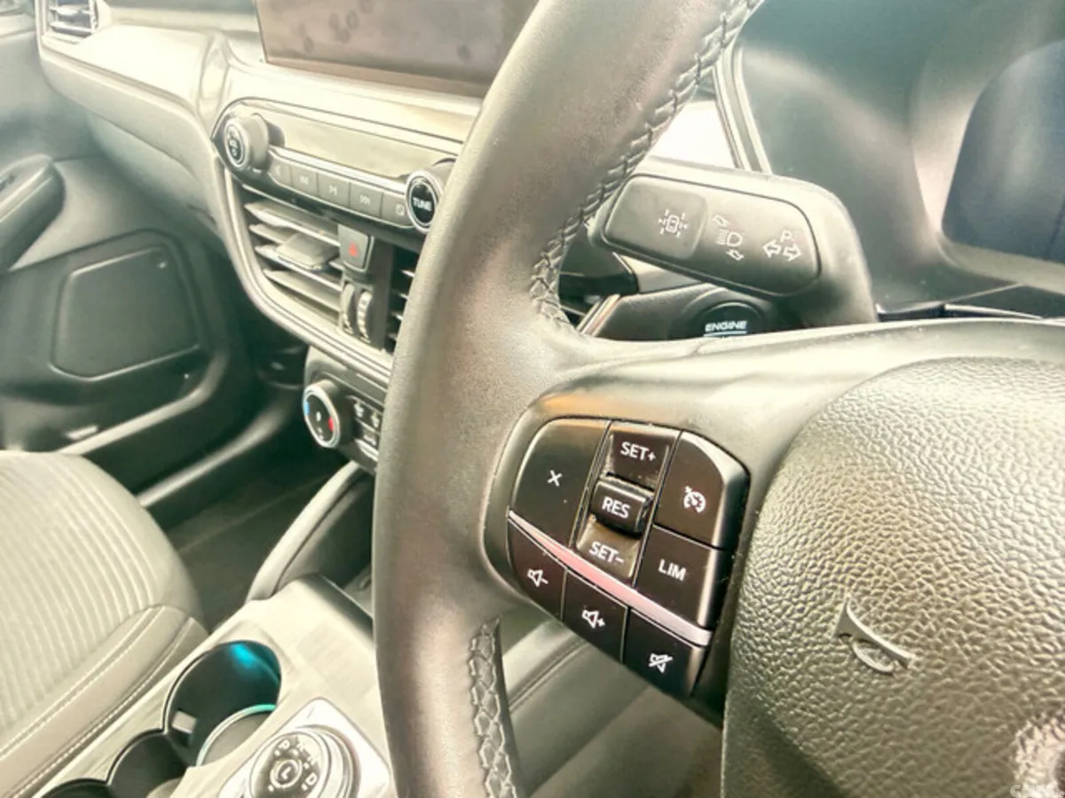 Ford Kuga MPV, Petrol Plug-in Hybrid, 2023, Grey