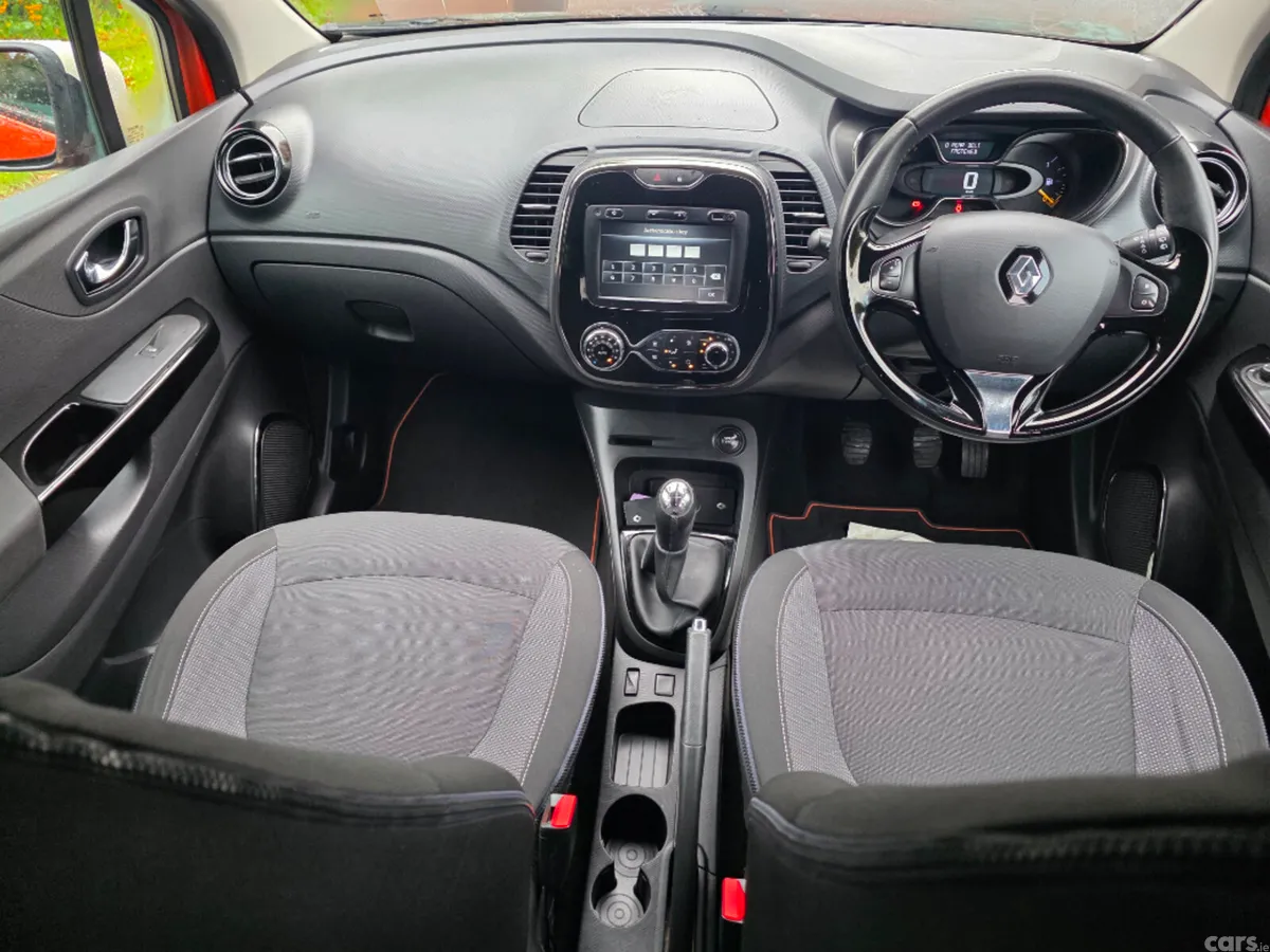 Renault Captur Hatchback, Diesel, 2014, Orange