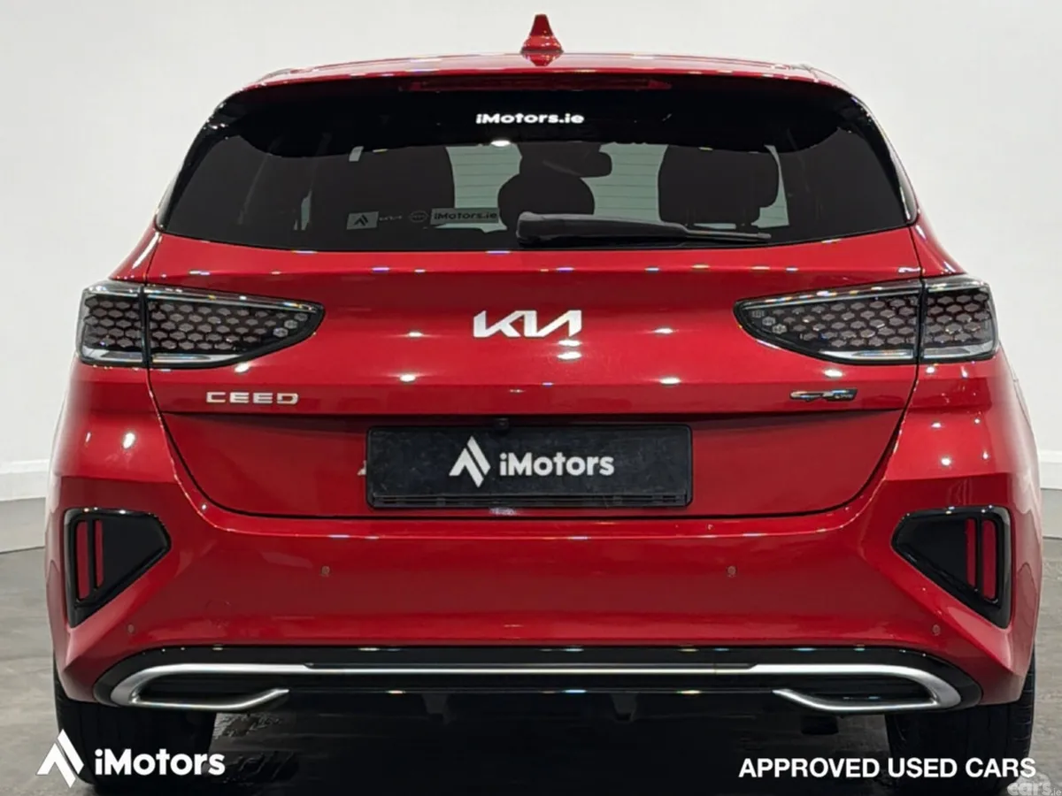 Kia Ceed Hatchback, Petrol, 2022, Red
