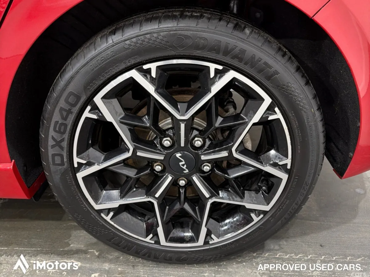 Kia Ceed Hatchback, Petrol, 2022, Red