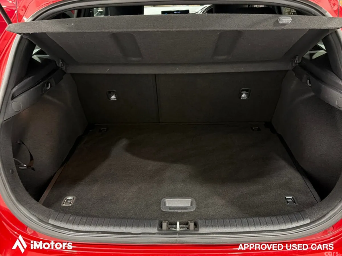 Kia Ceed Hatchback, Petrol, 2022, Red
