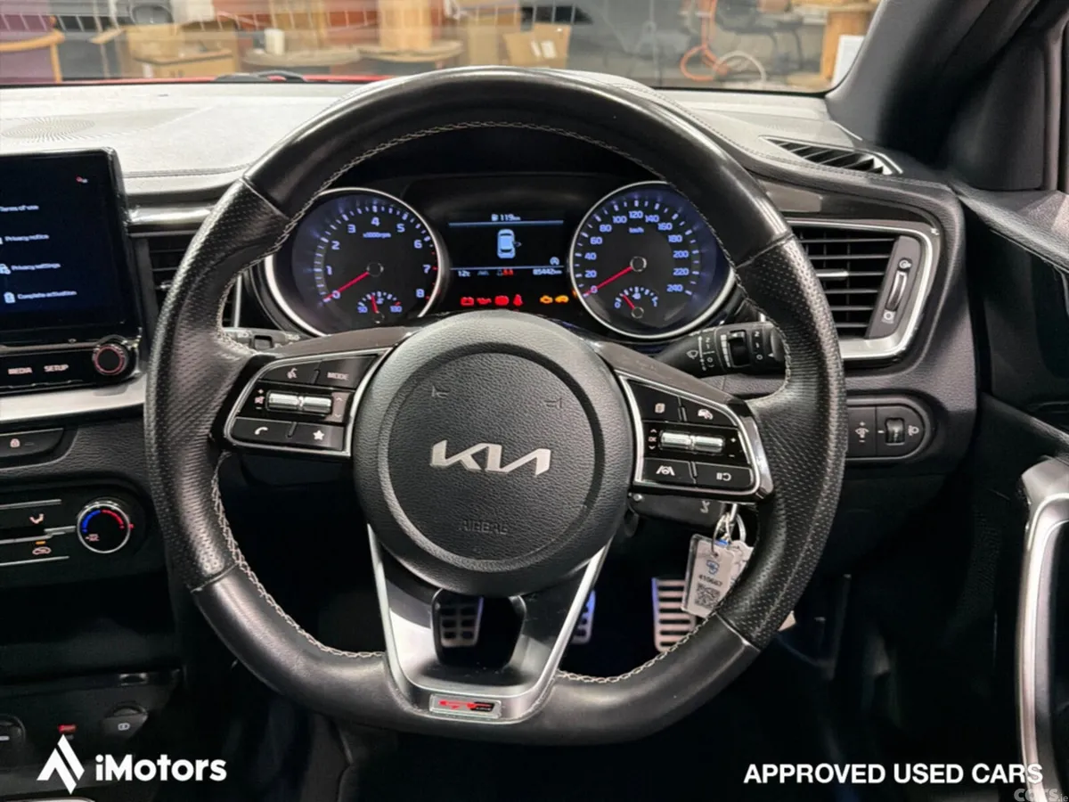 Kia Ceed Hatchback, Petrol, 2022, Red