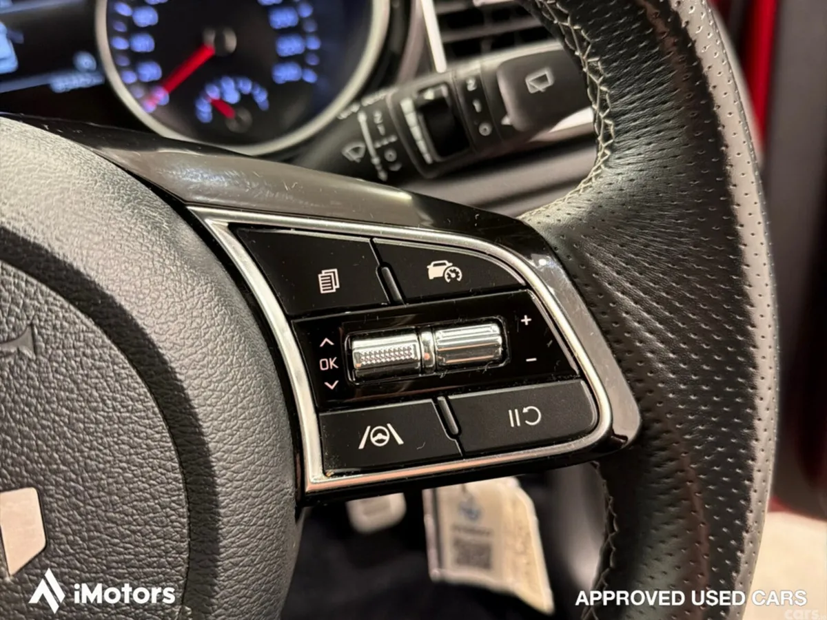 Kia Ceed Hatchback, Petrol, 2022, Red