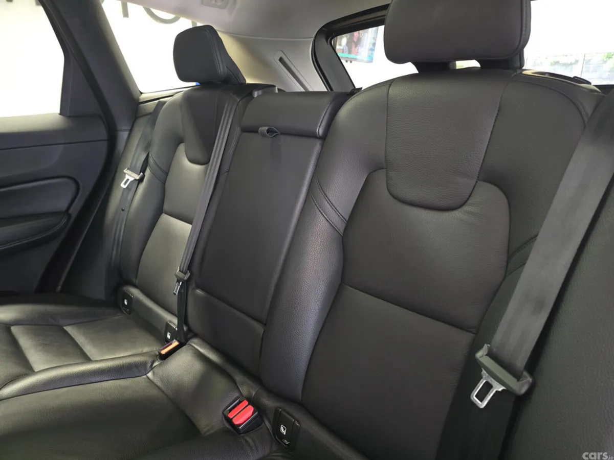 Volvo XC60 SUV, Petrol Plug-in Hybrid, 2023, Grey