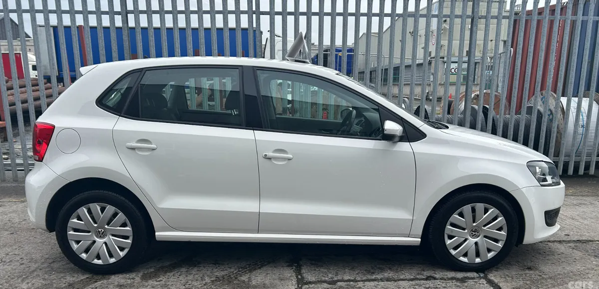 Volkswagen Polo Hatchback, Petrol, 2014, White