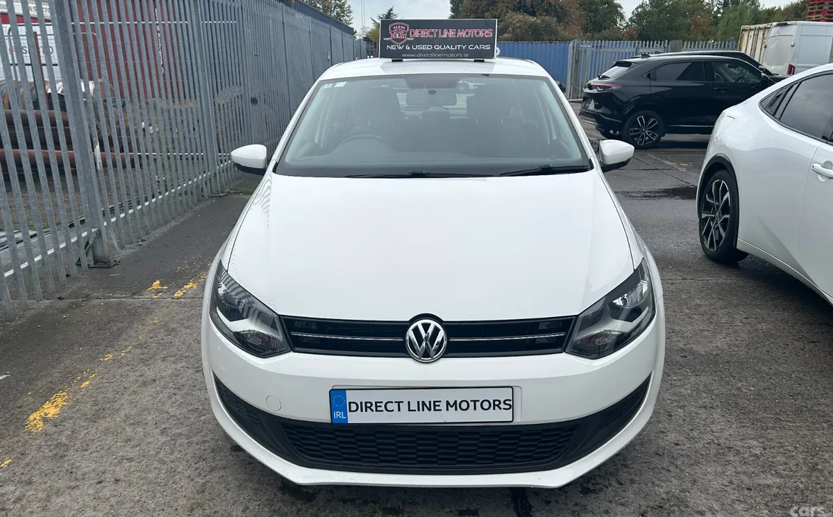 Volkswagen Polo Hatchback, Petrol, 2014, White