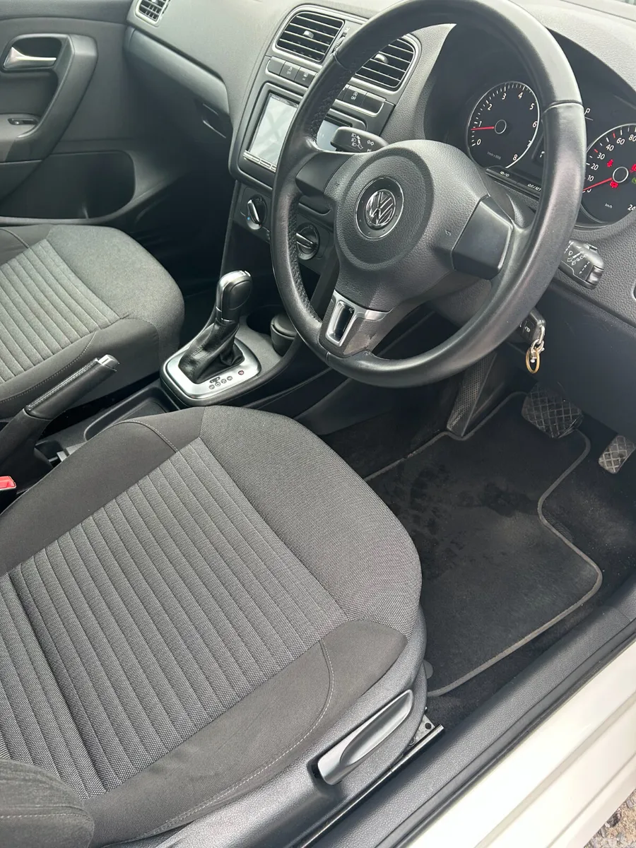 Volkswagen Polo Hatchback, Petrol, 2014, White